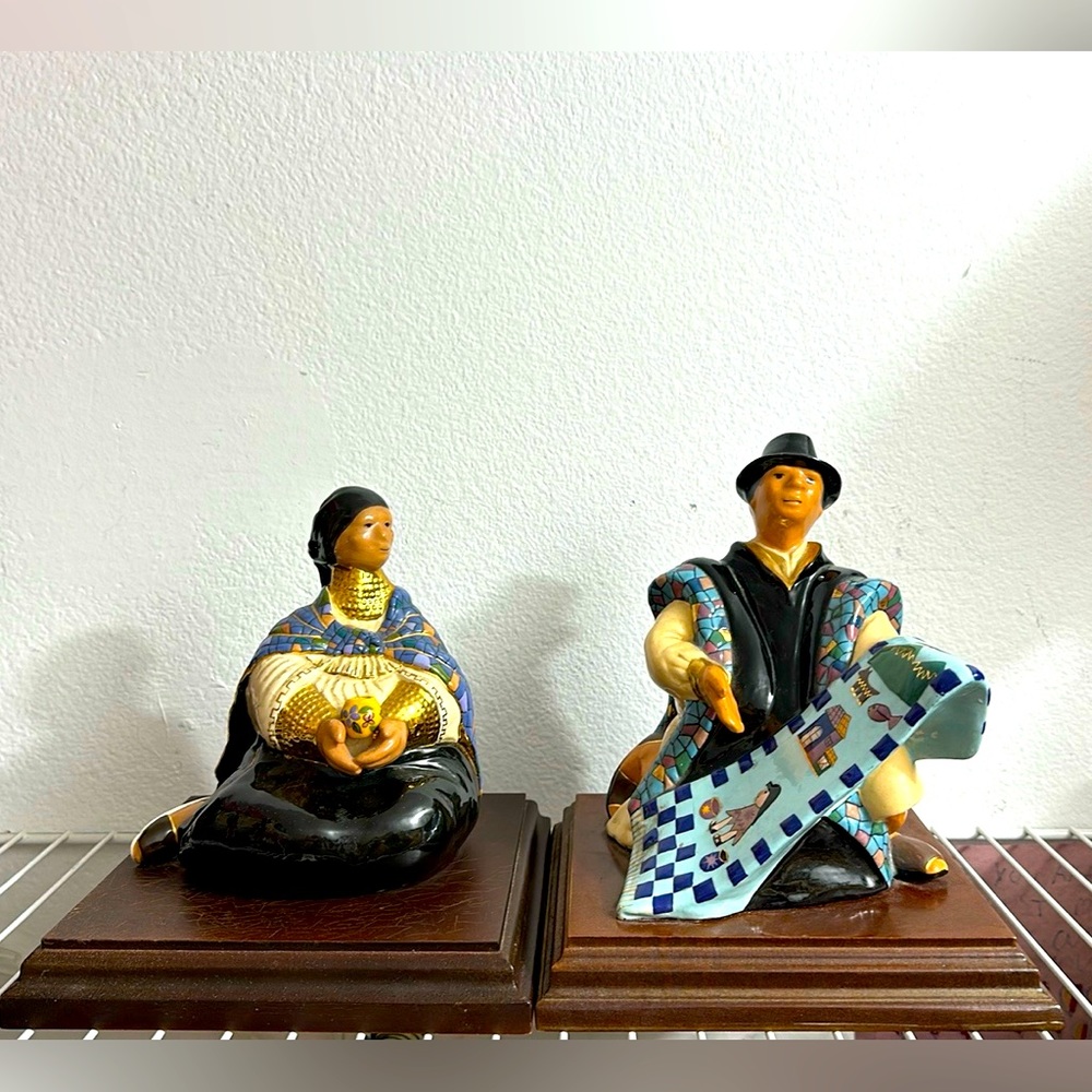 PAIR OF VINTAGE HAND PAINTED CERAMIC NATIVE ECUADOR 🇪🇨 Folk  Art..
